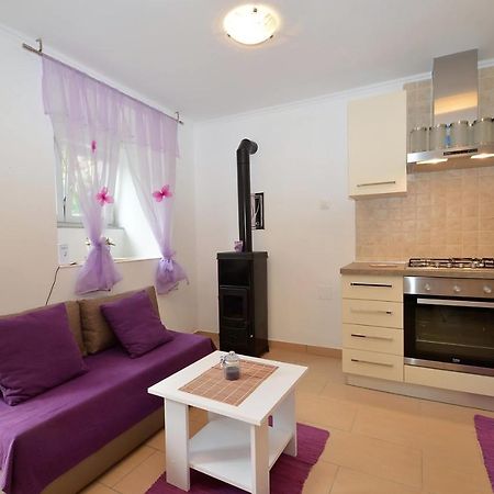 Apartment Hrasta Vrana  Bagian luar foto