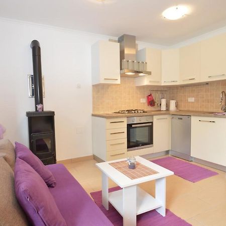 Apartment Hrasta Vrana  Bagian luar foto