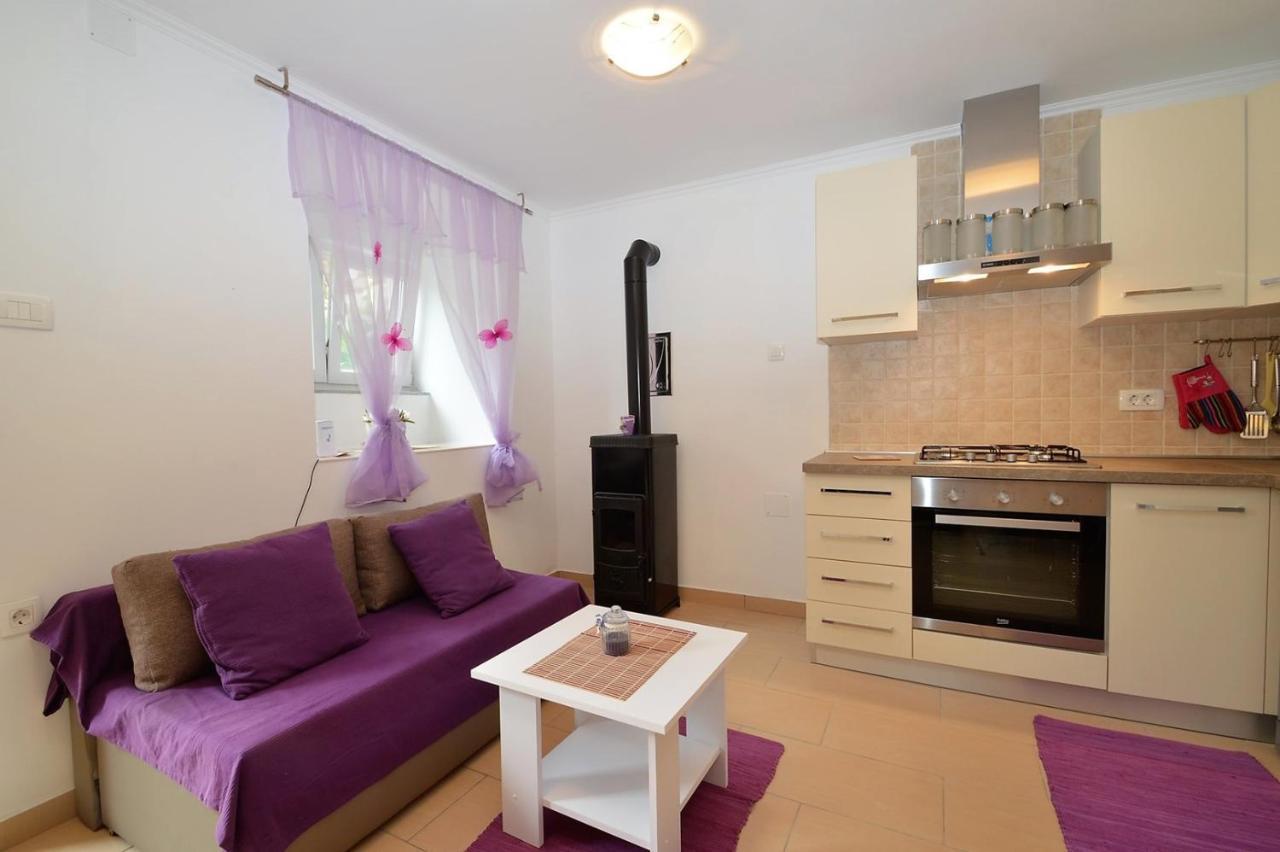 Apartment Hrasta Vrana  Bagian luar foto