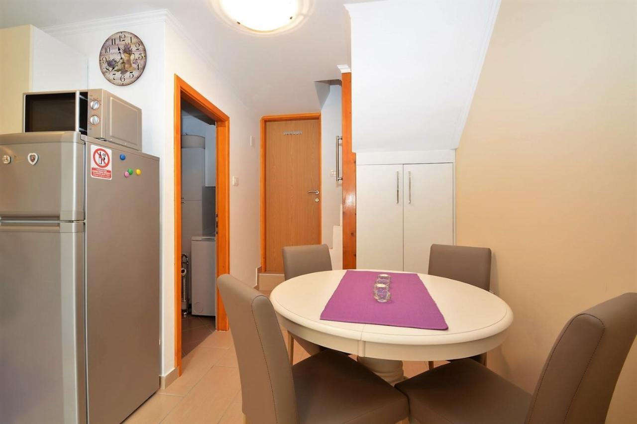 Apartment Hrasta Vrana  Bagian luar foto