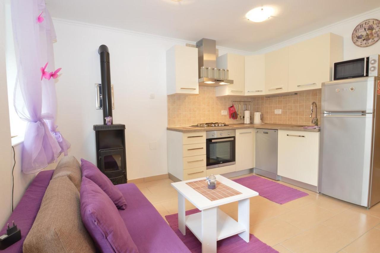 Apartment Hrasta Vrana  Bagian luar foto