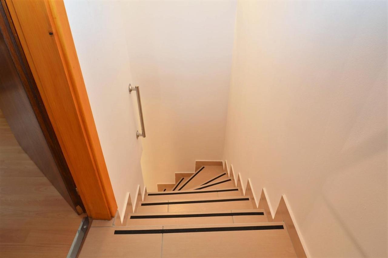 Apartment Hrasta Vrana  Bagian luar foto
