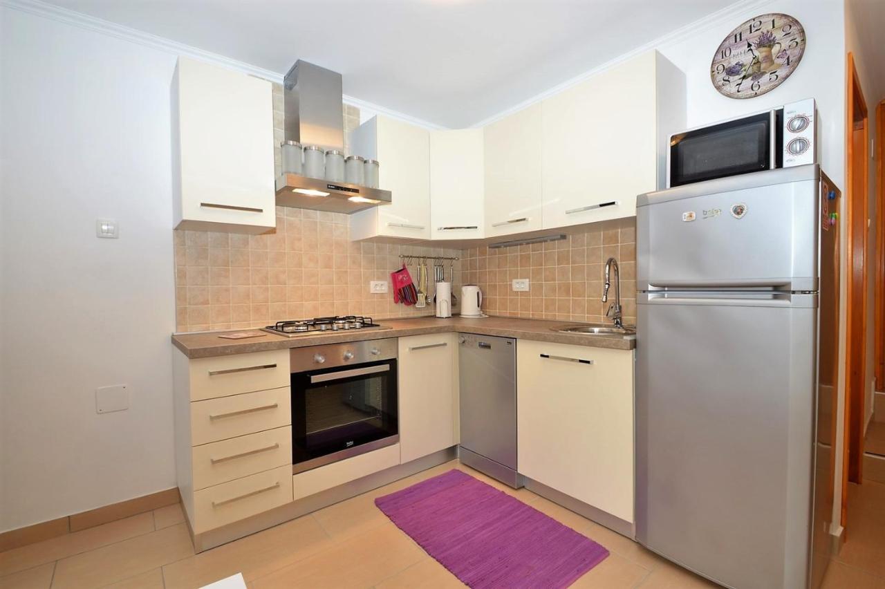 Apartment Hrasta Vrana  Bagian luar foto